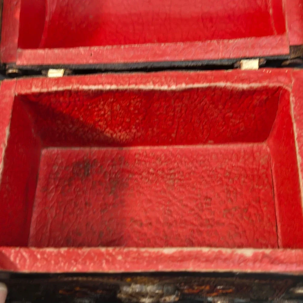 Antique Peruvian Tooled Leather Dome Chest Vintage Trinket Box Claw Feet 5